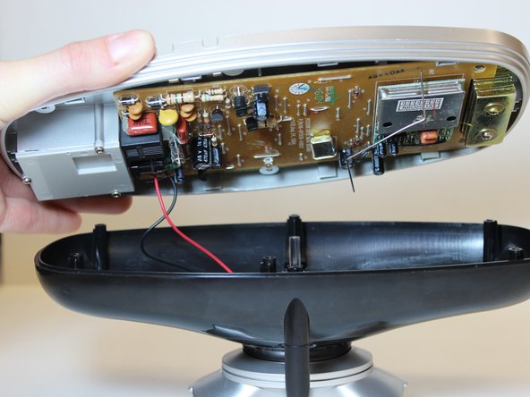 Polyconcept 900-MHz Retro Cordless Telephone Device Charger Plate Replacement, Remove Bottom Plate from Base: crwdns2935265:03crwdnd2935265:02crwdnd2935265:03crwdne2935265:0