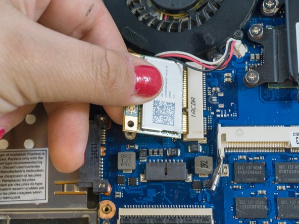 Samsung NP700Z5AH Display Replacement: crwdns2935265:08crwdnd2935265:02crwdnd2935265:03crwdne2935265:0