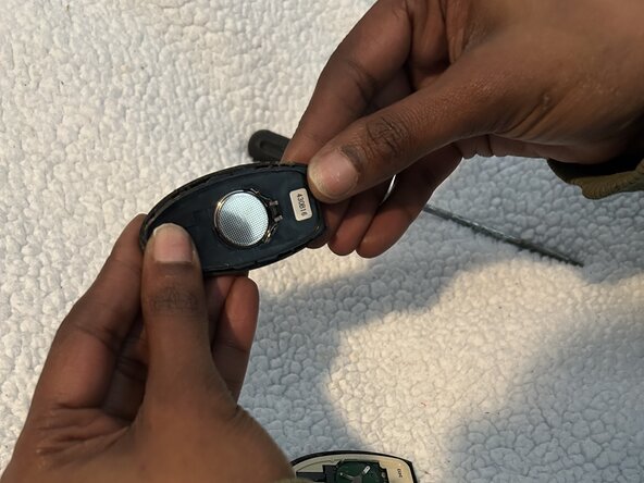 2014 Nissan Juke Key Fob Battery Replacement: crwdns2935265:05crwdnd2935265:02crwdnd2935265:02crwdne2935265:0