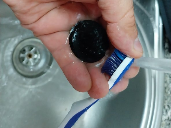 Nespresso Delonghi EN 95.R coffee machine Cleaning parrot beak coffee outlet clogged (Leaks coffee into case).: step 14, image 2 of 2