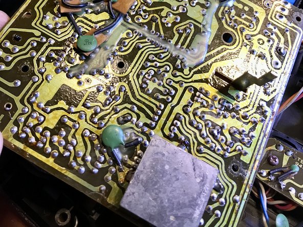 Panasonic RF-1101 Radio Disassembly, Board View: crwdns2935265:05crwdnd2935265:03crwdnd2935265:03crwdne2935265:0