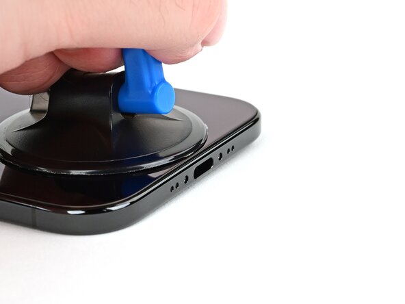 iPhone Air Screen Replacement, Insert an opening pick: crwdns2935265:06crwdnd2935265:01crwdnd2935265:03crwdne2935265:0