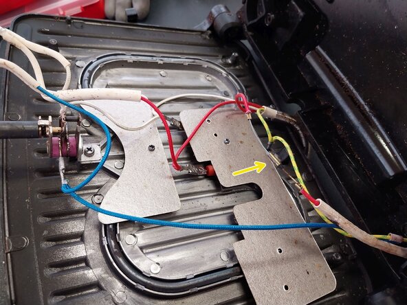 PLANCHA DE ASAR EASYGRILL no calienta, avería de termofusible.: paso 4, imagen 3 de 3