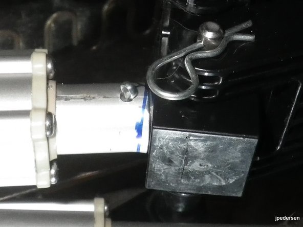 Lazy boy chair powered lift mechanism, Installing the "new" piece: crwdns2935265:06crwdnd2935265:03crwdnd2935265:03crwdne2935265:0