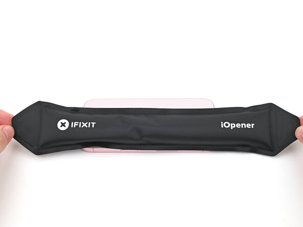 iPhone 15 Battery Replacement, Heat the back glass: stap 56, afbeelding 2 van 2