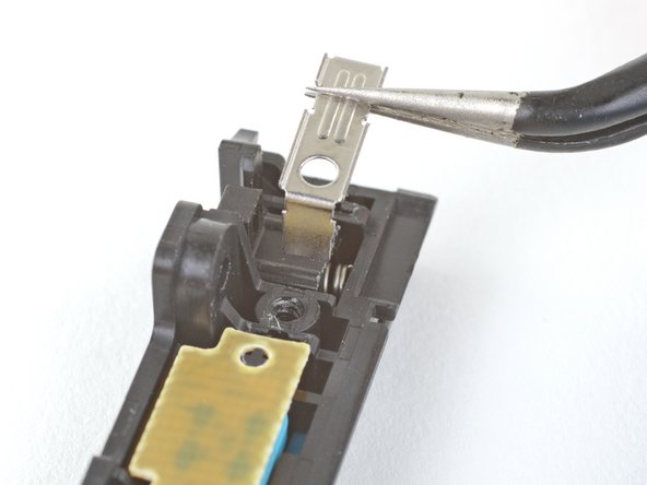 Joy-Con Buckle Lock Replacement: crwdns2935265:07crwdnd2935265:03crwdnd2935265:03crwdne2935265:0