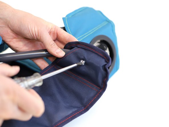 How to Repair a Loose Armrest in a Camping Chair, Screw on the replacement: crwdns2935265:04crwdnd2935265:03crwdnd2935265:03crwdne2935265:0