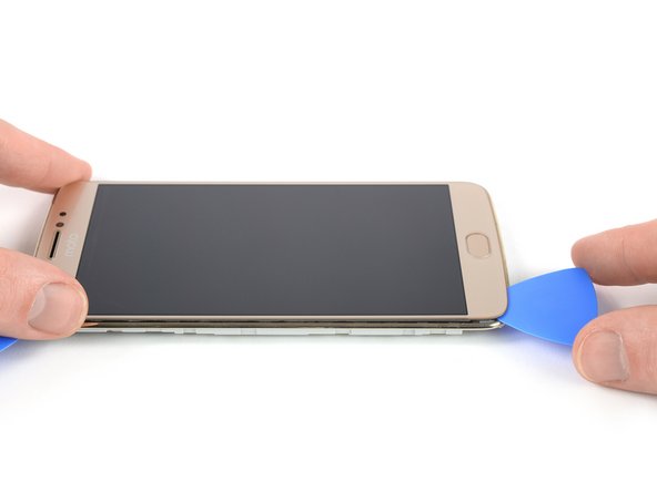 Motorola Moto E4 Plus LCD and Digitizer Replacement: step 23, image 3 of 3