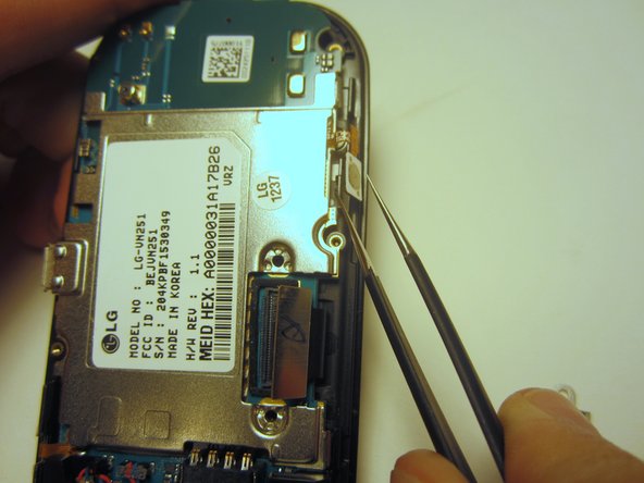 LG Cosmos 2 Motherboard Replacement: crwdns2935265:08crwdnd2935265:02crwdnd2935265:02crwdne2935265:0