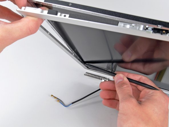 MacBook Pro 17" Models A1151 A1212 A1229 and A1261 LCD Replacement: crwdns2935265:031crwdnd2935265:02crwdnd2935265:02crwdne2935265:0