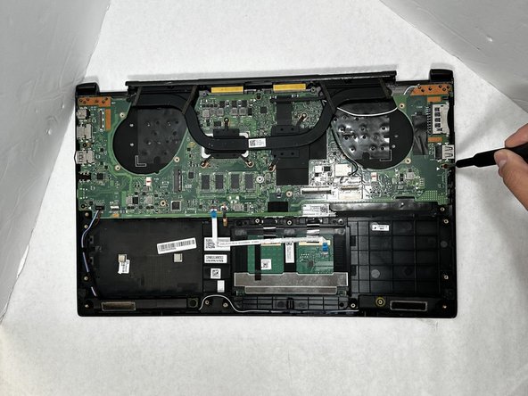ASUS Q536F Motherboard Replacement: stap 0, afbeelding 2 van 2