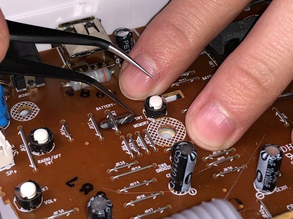 RCA RCR8622 Buttons Replacement, LCD Screen: crwdns2935265:04crwdnd2935265:02crwdnd2935265:03crwdne2935265:0