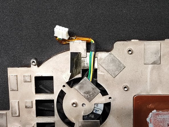 GeForce 9800GT Teardown, Removing the fan: crwdns2935265:06crwdnd2935265:02crwdnd2935265:03crwdne2935265:0