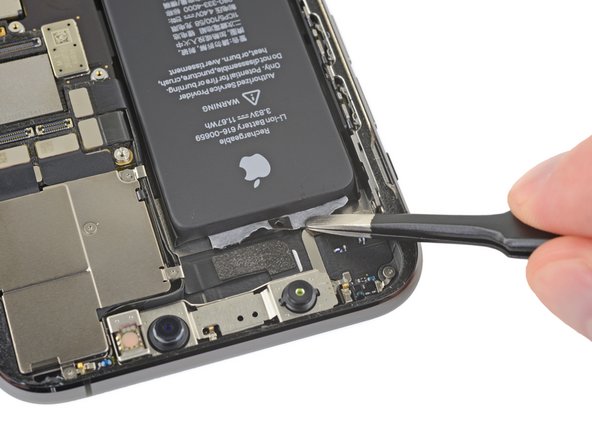 iPhone 11 Pro Battery Replacement: crwdns2935265:038crwdnd2935265:03crwdnd2935265:03crwdne2935265:0