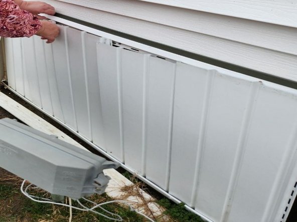 Mobile Home Skirting Replacement: passo 3, immagine 3 di 3
