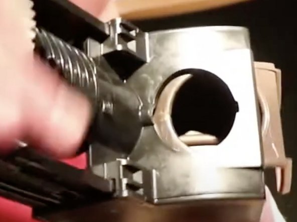 Understanding the brew unit in a fully automatic coffee machine: adım 10, 3 resimden 2.