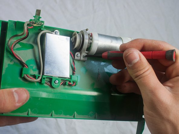 iRobot Roomba 551 Main Brush Motor Replacement: crwdns2935265:013crwdnd2935265:02crwdnd2935265:02crwdne2935265:0