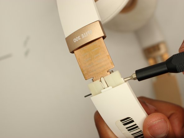 JBL Everest Elite 300 Headband Cushion Replacement: crwdns2935265:04crwdnd2935265:02crwdnd2935265:02crwdne2935265:0