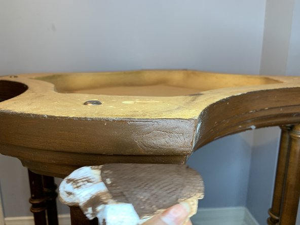 How to Fix Chipped Wood Furniture: crwdns2935265:08crwdnd2935265:03crwdnd2935265:03crwdne2935265:0