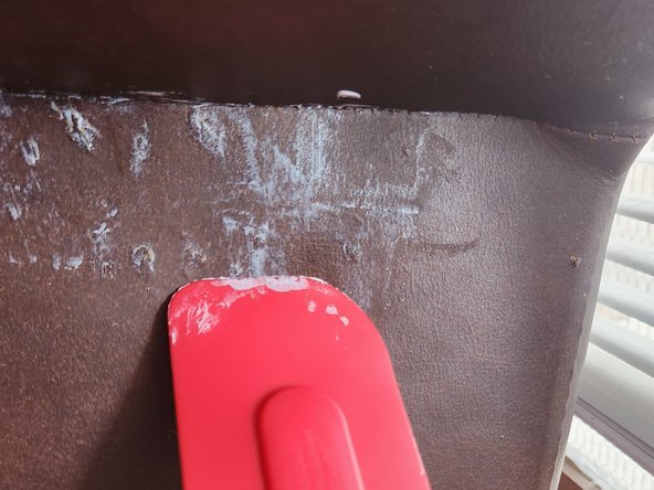 How to Fix Cat Scratches on a Leather Couch: crwdns2935265:03crwdnd2935265:03crwdnd2935265:03crwdne2935265:0