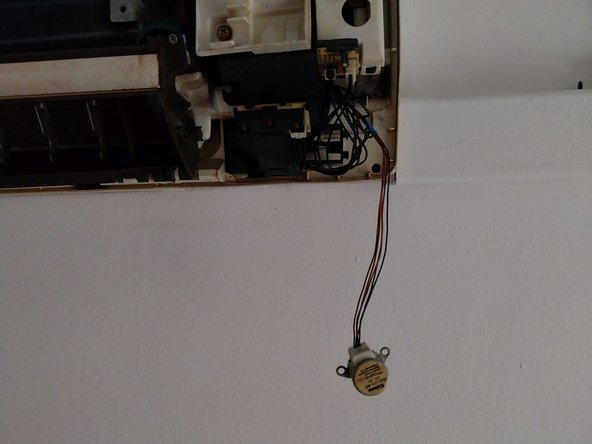 Aire Acondicionado HAAS, Desmontaje y engrase Motor difusor de aire, Flap atascado.: paso 6, imagen 2 de 3