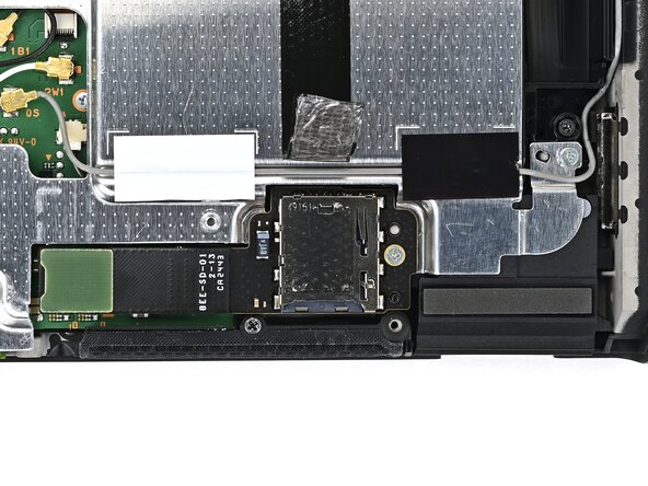 Nintendo Switch 2 MicroSD Card Reader Replacement: crwdns2935265:028crwdnd2935265:02crwdnd2935265:02crwdne2935265:0