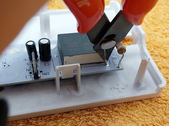 Reparación luminaria de emergencia AERLUX cambio condensador 1,2 uF: paso 7, imagen 1 de 3