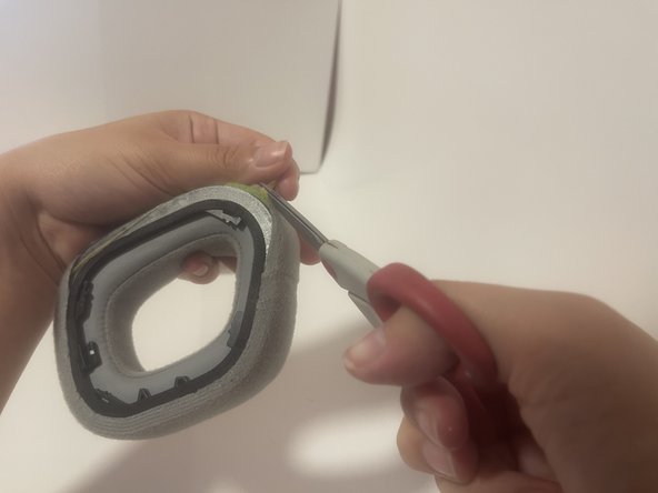 Corsair HS80 Earpad Replacement: 手順 3、 3の画像 2