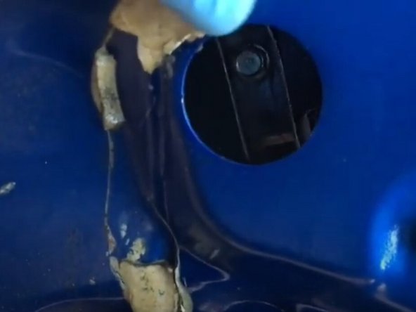 How to Fix a Loose Car Window: crwdns2935265:09crwdnd2935265:02crwdnd2935265:02crwdne2935265:0