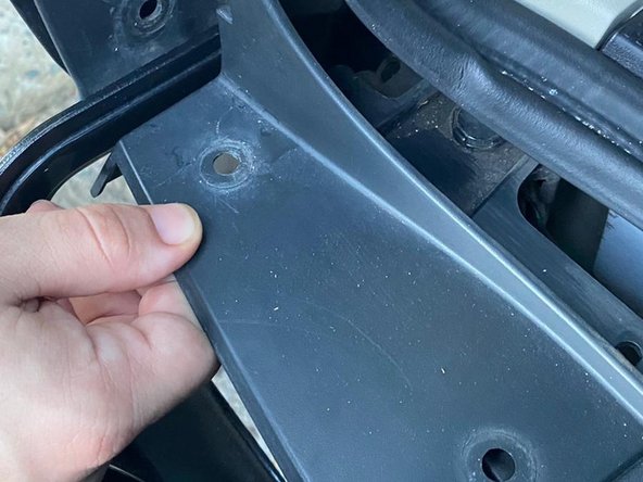 2011 Mitsubishi Outlander Bumper Taillight Replacement: crwdns2935265:03crwdnd2935265:02crwdnd2935265:02crwdne2935265:0