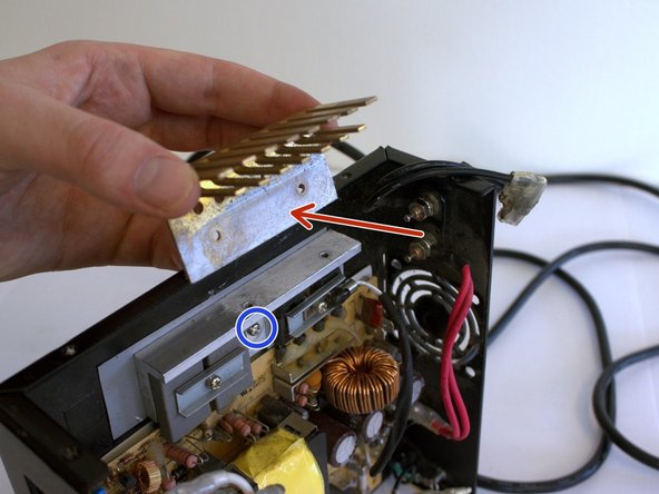 RadioShack 22-510 Switching Power Supply Teardown, Remove Heatsink and Heat Spreader: crwdns2935265:05crwdnd2935265:02crwdnd2935265:02crwdne2935265:0