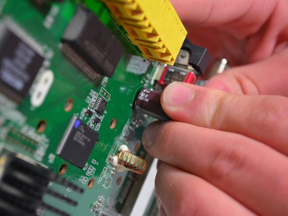 Verizon M1424WR Capacitor Replacement: crwdns2935265:010crwdnd2935265:02crwdnd2935265:03crwdne2935265:0