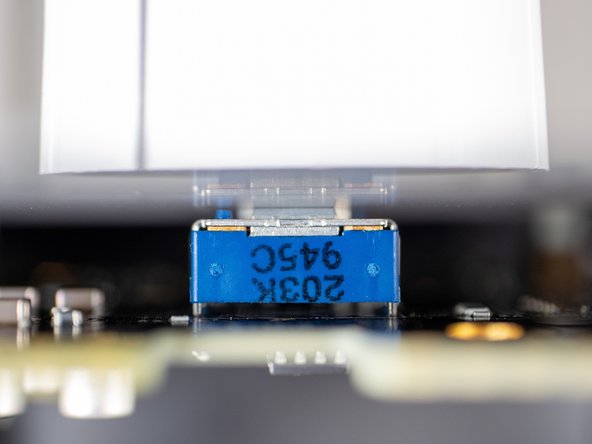 Solid State Logic SSL 2 Teardown, Look at the potentiometers: crwdns2935265:018crwdnd2935265:02crwdnd2935265:02crwdne2935265:0