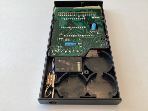 Qualitron 24K Calculator Teardown: crwdns2935265:03crwdnd2935265:03crwdnd2935265:03crwdne2935265:0