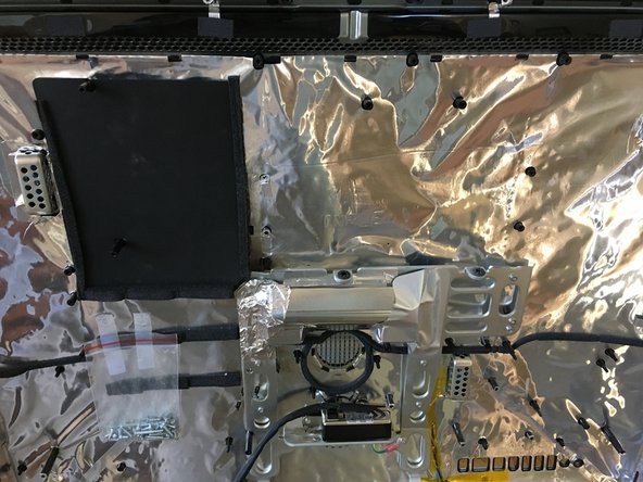 How to build a display using a iMac: step 5, image 1 of 3