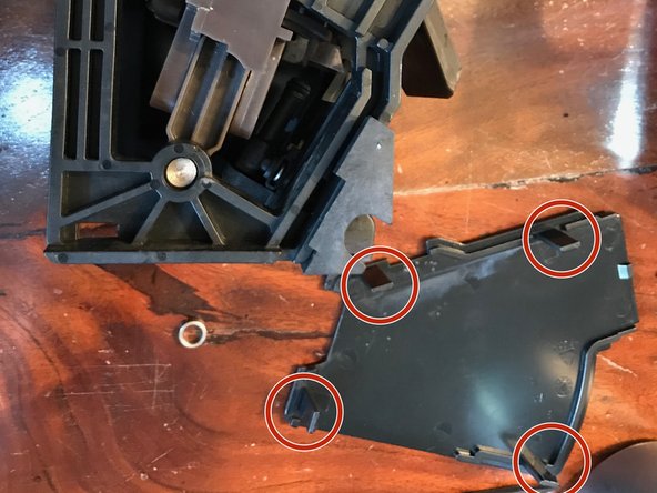 Brewgroup Disassembly, External Lower Left and Right Plates 1 of 3: crwdns2935265:025crwdnd2935265:03crwdnd2935265:03crwdne2935265:0