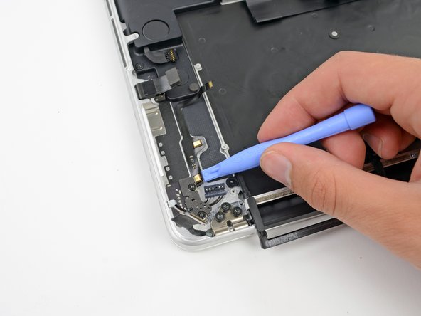 MacBook Pro 15" Retina Display Mid 2012 Upper Case Assembly Replacement: crwdns2935265:037crwdnd2935265:02crwdnd2935265:03crwdne2935265:0