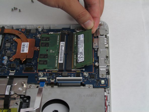 Samsung Notebook 7 Spin NP740U3MK01US RAM Replacement: step 7, image 2 of 2
