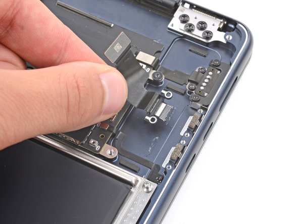 MacBook Air 15" 2024 Thunderbolt Ports Replacement, Remove the Thunderbolt ports: crwdns2935265:023crwdnd2935265:03crwdnd2935265:03crwdne2935265:0