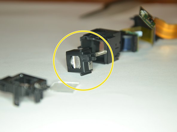 Sony Cyber-shot DSC-HX400V Teardown, Viewfinder Insides: crwdns2935265:010crwdnd2935265:02crwdnd2935265:03crwdne2935265:0