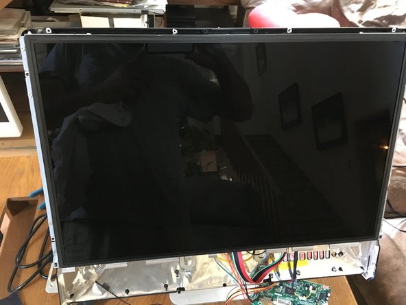 How to build a display using a iMac: step 8, image 2 of 3