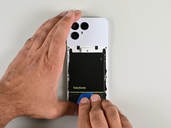 Fairphone 6 Volume Button Replacement/Reseating, Remove the battery: 手順 4、 3の画像 3