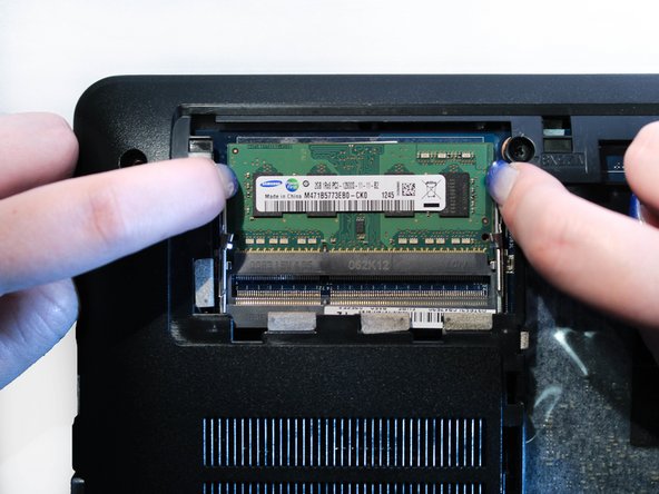 Samsung NP36535C-S05US RAM Replacement: crwdns2935265:07crwdnd2935265:02crwdnd2935265:03crwdne2935265:0