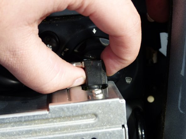 2001-2006 Mini Cooper Radio Replacement: crwdns2935265:07crwdnd2935265:02crwdnd2935265:03crwdne2935265:0