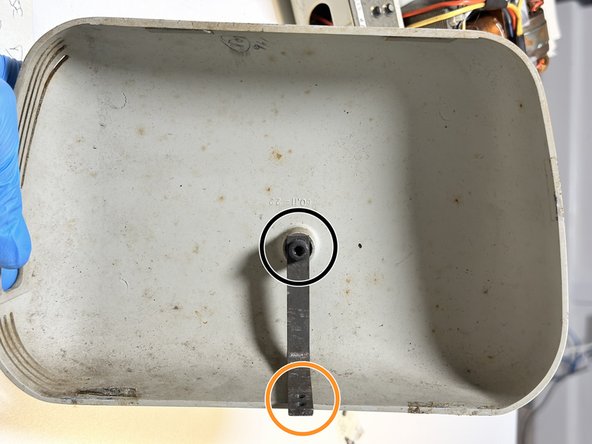 Zeiss Ikon Movielux Compact Projector Teardown, Opening up the other side: crwdns2935265:014crwdnd2935265:02crwdnd2935265:03crwdne2935265:0