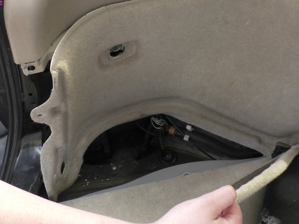 1997–2003 Lexus RX Lamp Failure Sensor Repair, Remove Floor Panel and Power Cover: crwdns2935265:04crwdnd2935265:02crwdnd2935265:02crwdne2935265:0