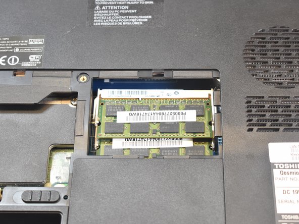 Toshiba Qosmio X505-Q860 RAM Replacement: stap 0, afbeelding 3 van 3