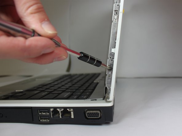 Dell Inspiron E1405 LCD Screen Replacement: crwdns2935265:05crwdnd2935265:02crwdnd2935265:03crwdne2935265:0