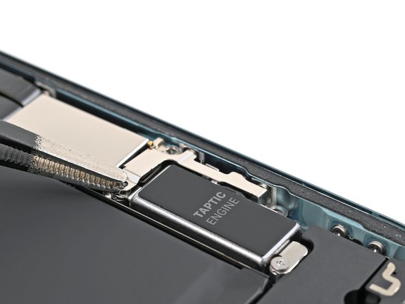 iPhone 16 Plus Loudspeaker Replacement, Install the bracket: crwdns2935265:034crwdnd2935265:02crwdnd2935265:02crwdne2935265:0