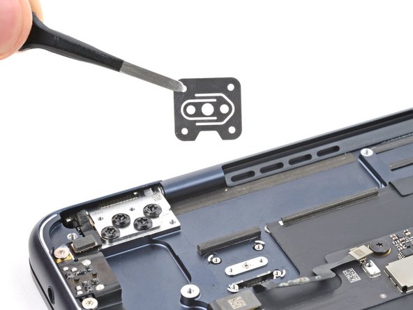 MacBook Air 15" 2023 Touch ID Sensor Replacement, Remove the Touch ID sensor bracket: crwdns2935265:041crwdnd2935265:03crwdnd2935265:03crwdne2935265:0